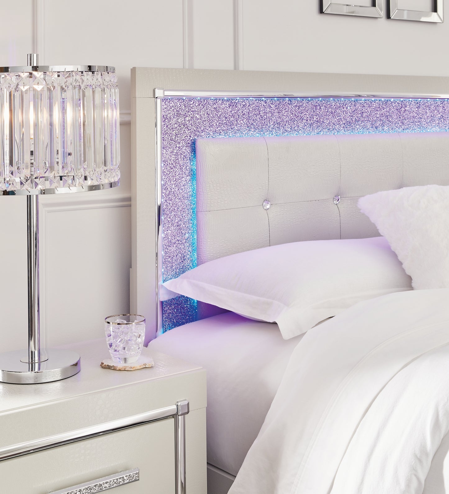 Zyniden Upholstered Panel Bed