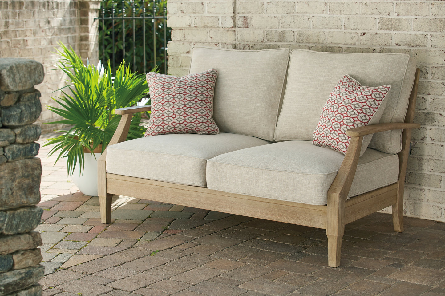 Clare View Loveseat w/Cushion Milwaukee Furniture of Chicago - Furniture Store in Chicago Serving Humbolt Park, Roscoe Village, Avondale, & Homan Square