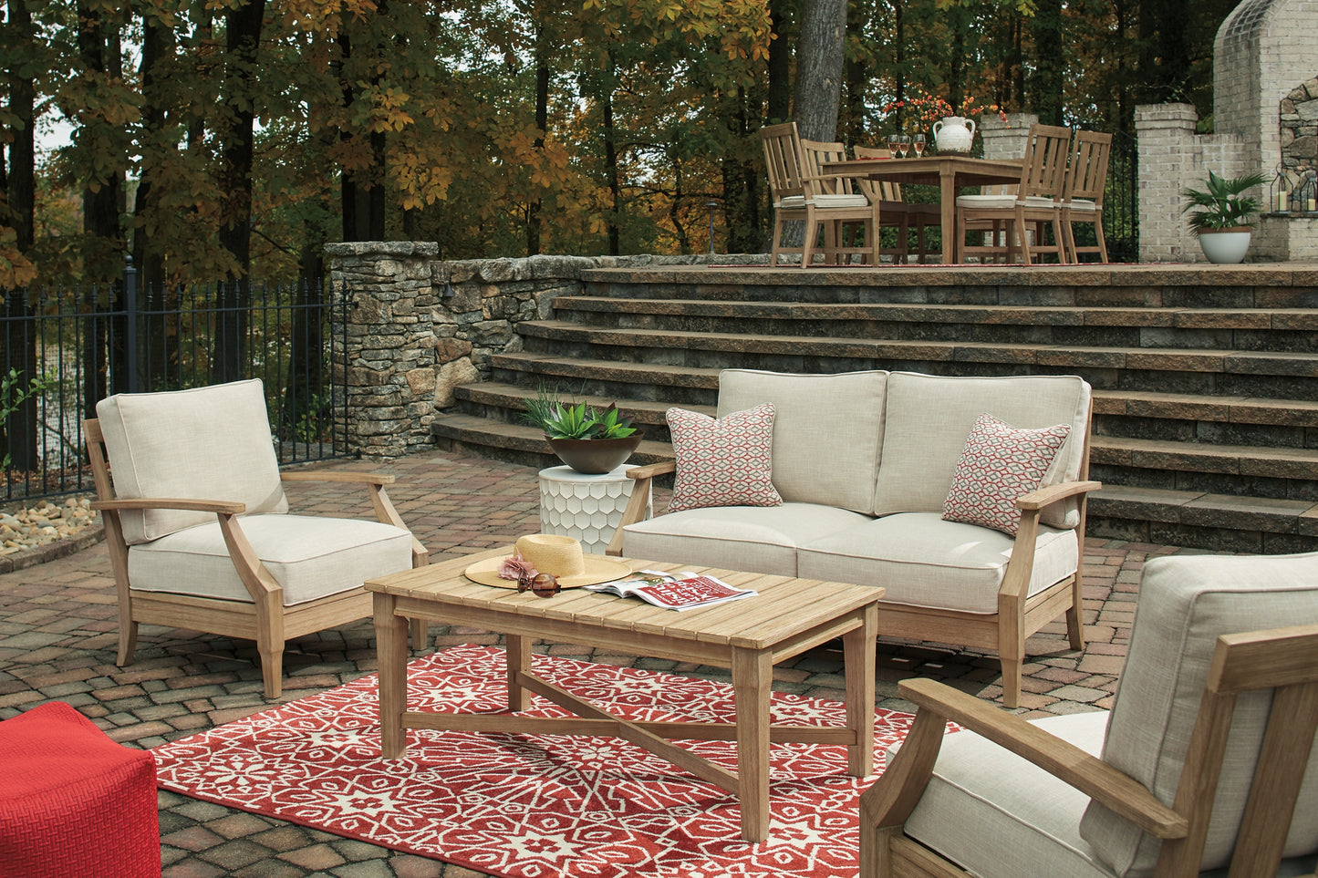 Clare View Loveseat w/Cushion Milwaukee Furniture of Chicago - Furniture Store in Chicago Serving Humbolt Park, Roscoe Village, Avondale, & Homan Square