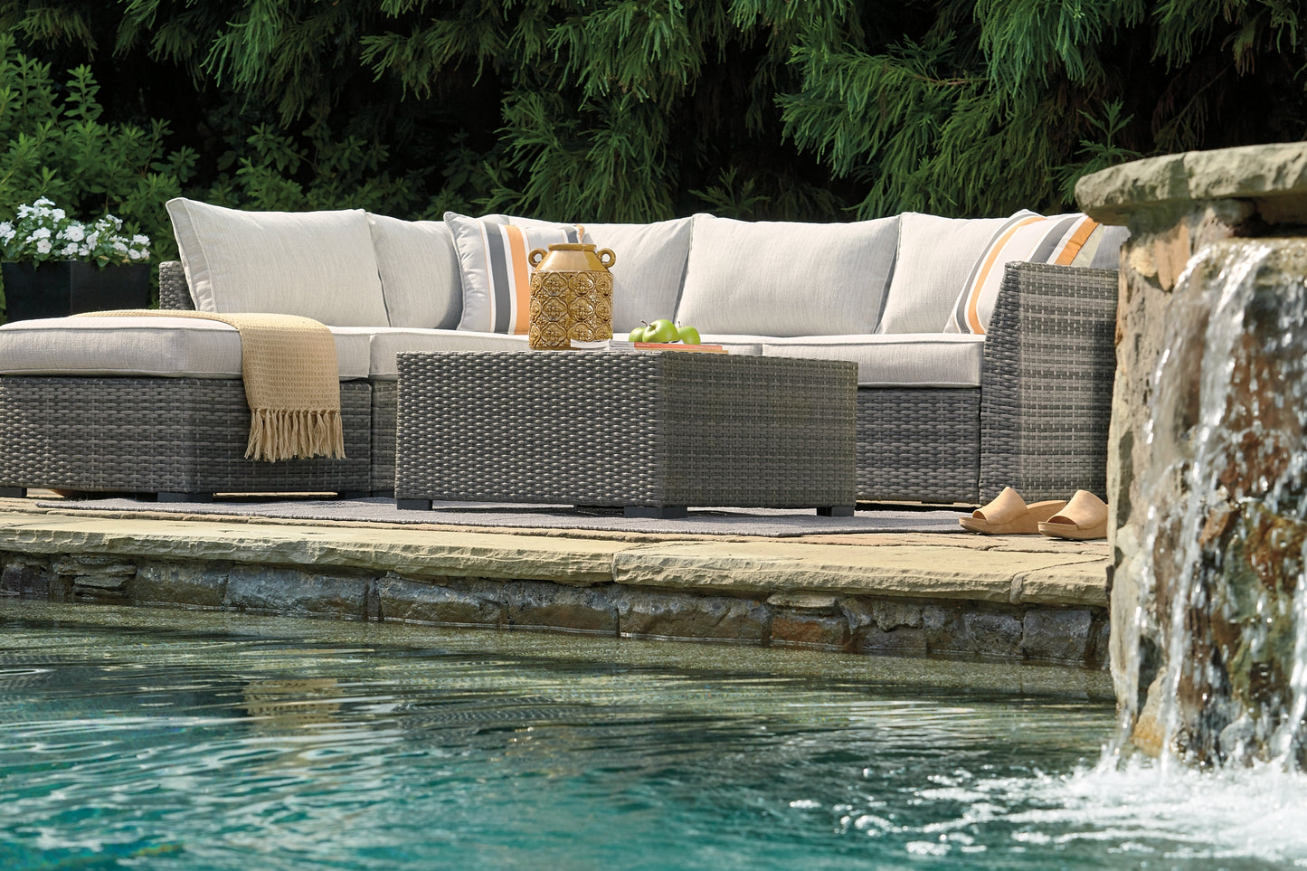 Cherry Point LoveseatSEC/OTTO/TBL Set(4/CN) Milwaukee Furniture of Chicago - Furniture Store in Chicago Serving Humbolt Park, Roscoe Village, Avondale, & Homan Square