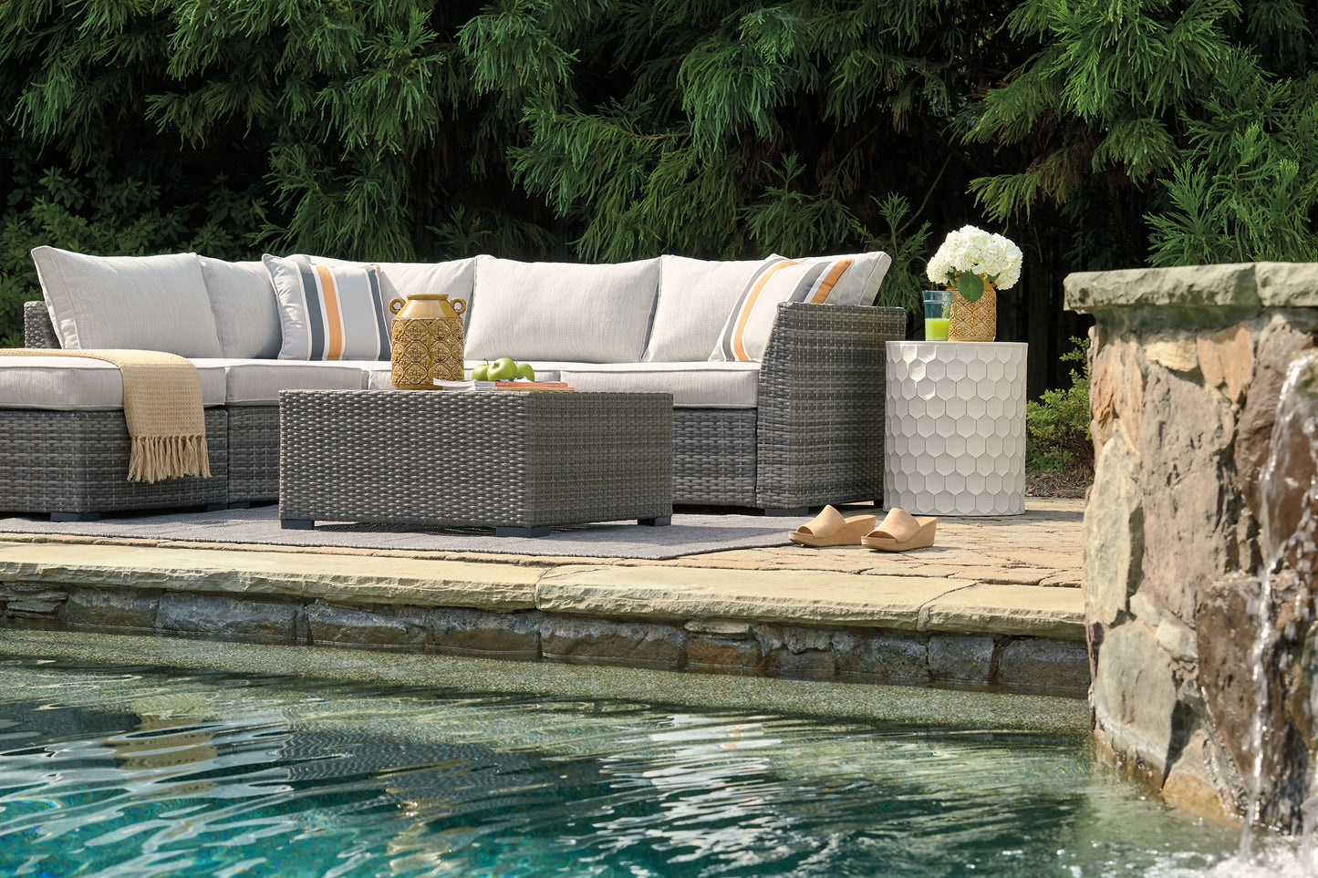 Cherry Point LoveseatSEC/OTTO/TBL Set(4/CN) Milwaukee Furniture of Chicago - Furniture Store in Chicago Serving Humbolt Park, Roscoe Village, Avondale, & Homan Square