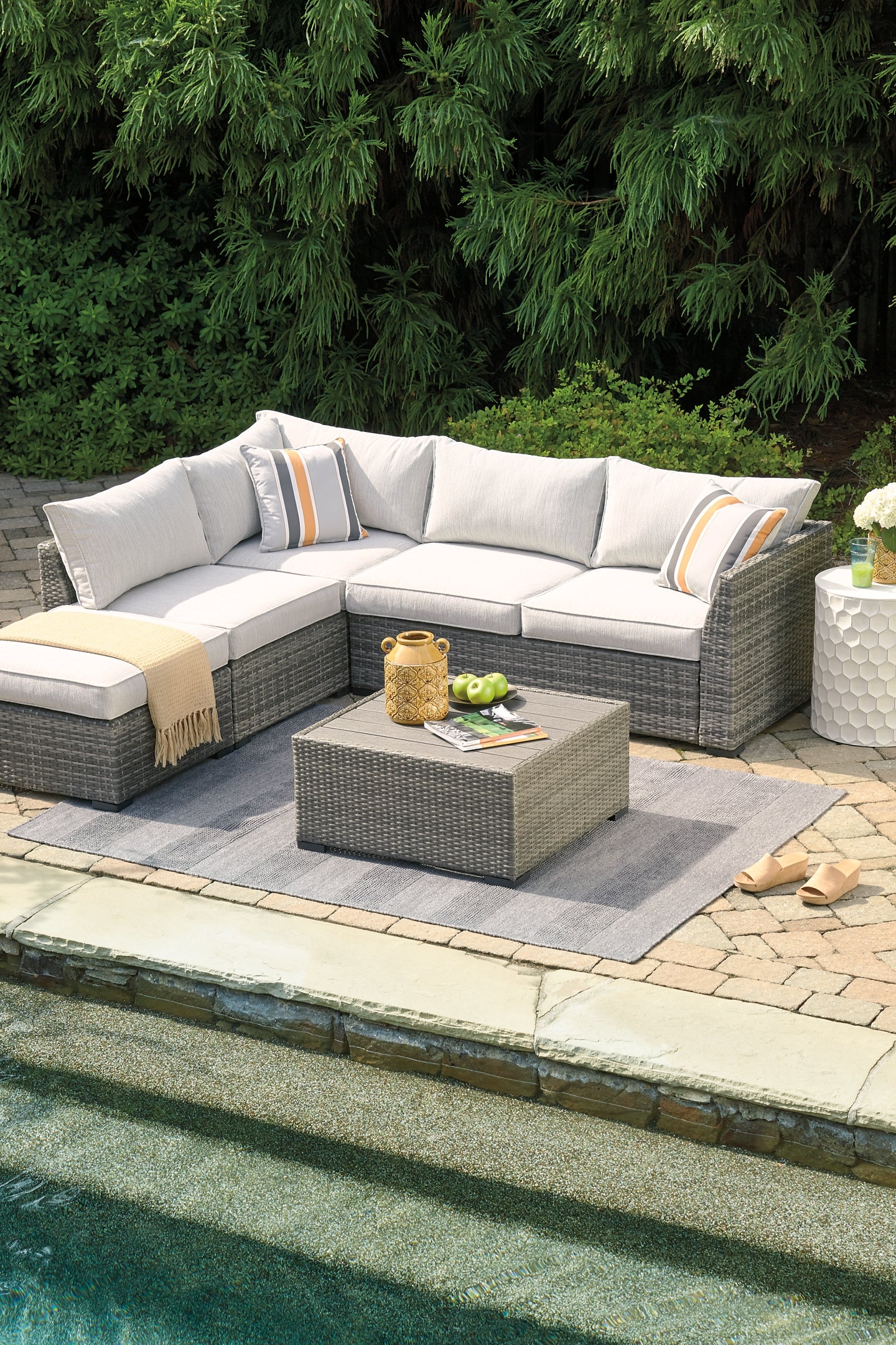 Cherry Point LoveseatSEC/OTTO/TBL Set(4/CN) Milwaukee Furniture of Chicago - Furniture Store in Chicago Serving Humbolt Park, Roscoe Village, Avondale, & Homan Square