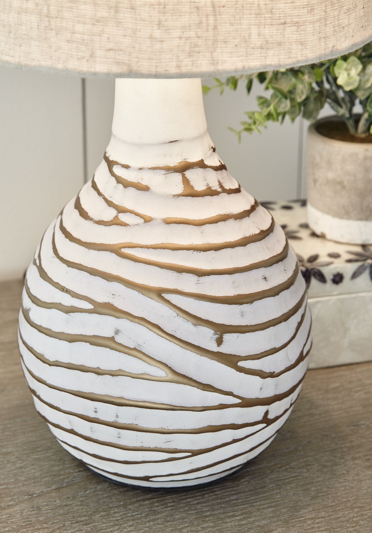 Aleela Metal Table Lamp (1/CN) Milwaukee Furniture of Chicago - Furniture Store in Chicago Serving Humbolt Park, Roscoe Village, Avondale, & Homan Square