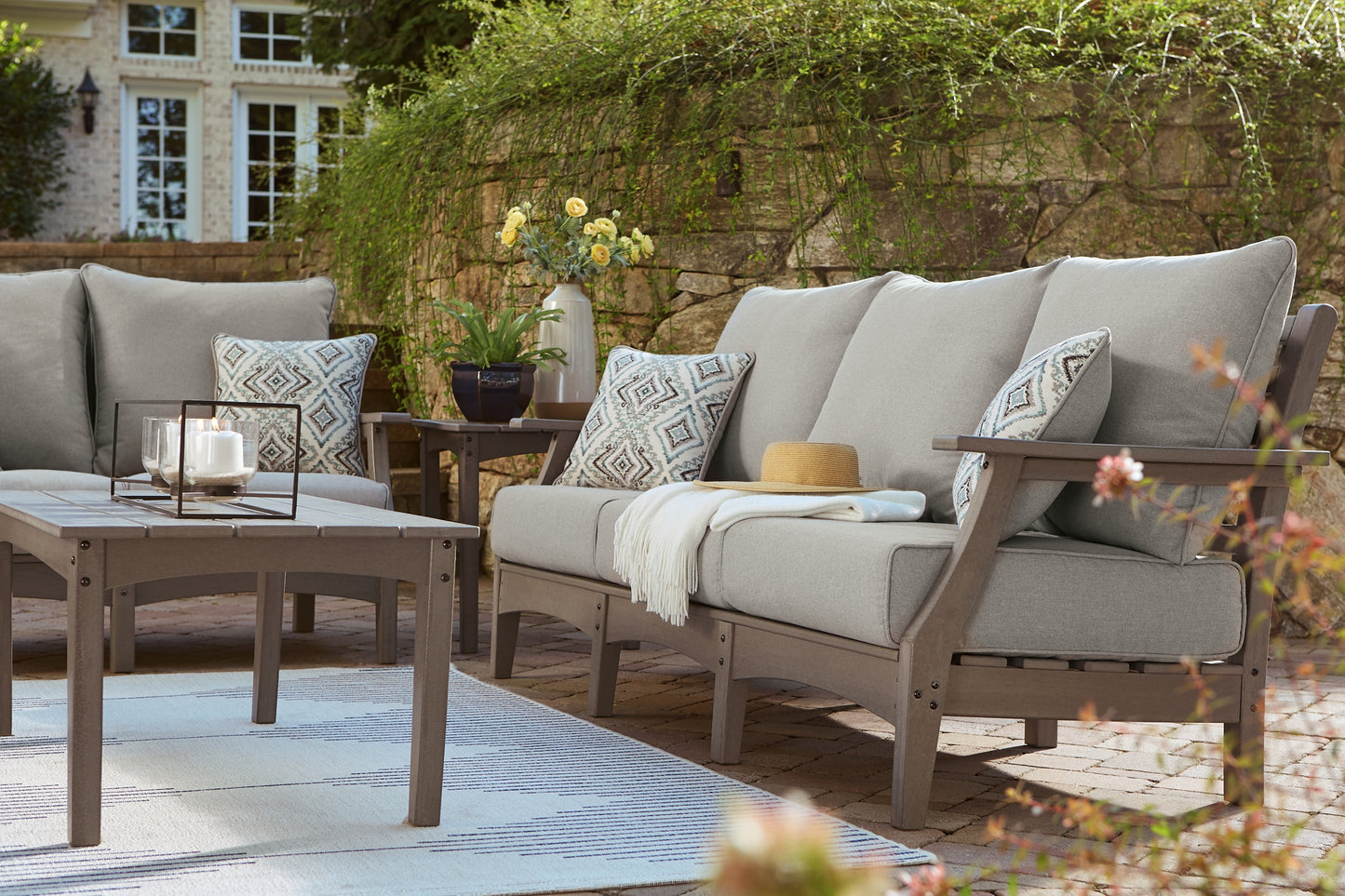 Visola Sofa with Cushion Milwaukee Furniture of Chicago - Furniture Store in Chicago Serving Humbolt Park, Roscoe Village, Avondale, & Homan Square