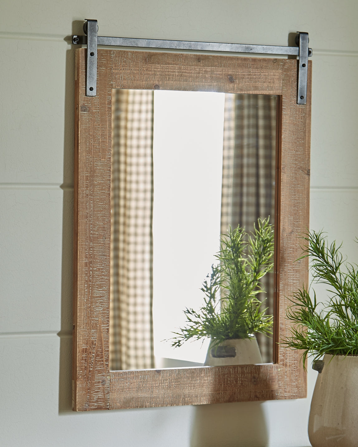 Lanie Accent Mirror Milwaukee Furniture of Chicago - Furniture Store in Chicago Serving Humbolt Park, Roscoe Village, Avondale, & Homan Square
