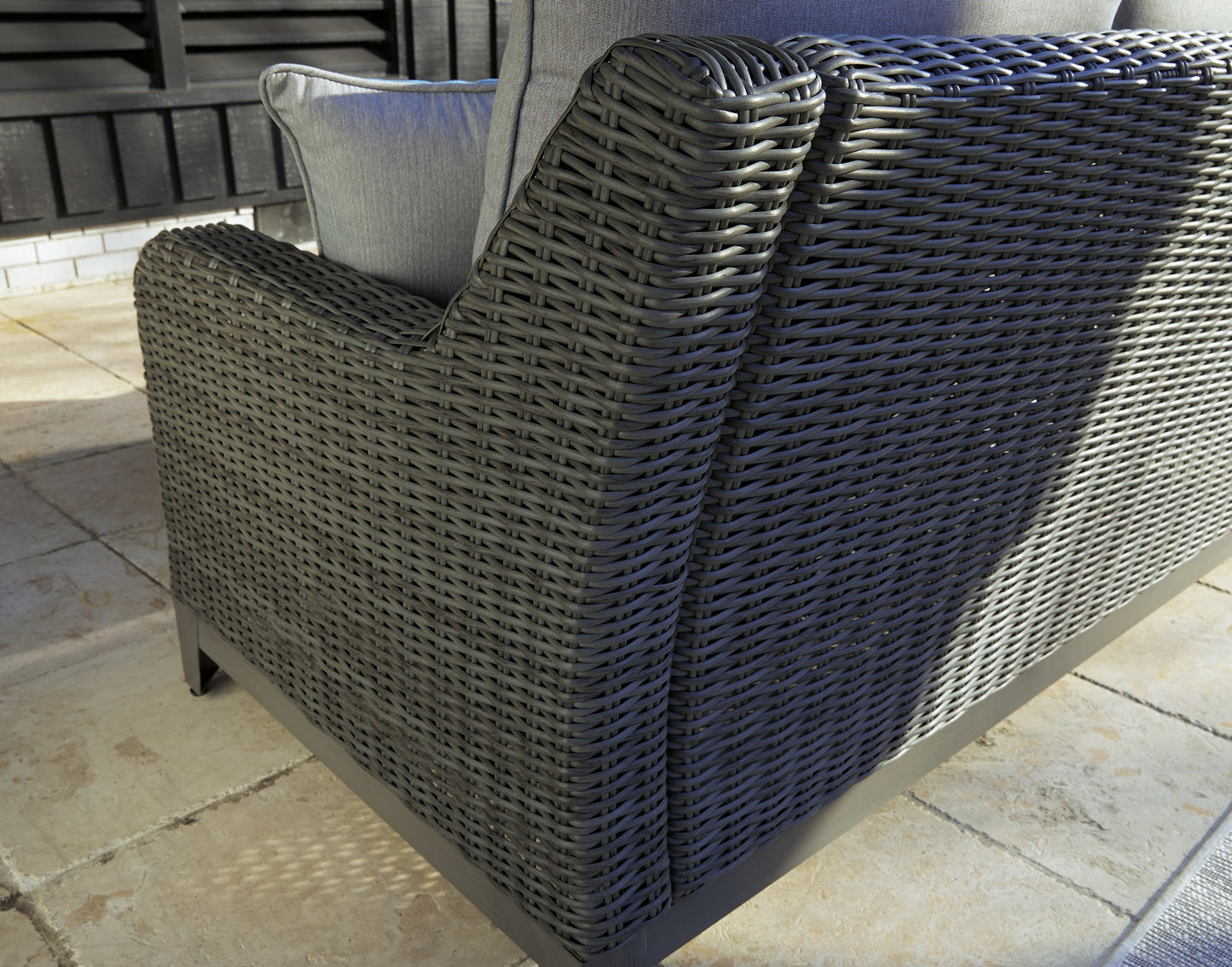 Elite Park Loveseat w/Cushion Milwaukee Furniture of Chicago - Furniture Store in Chicago Serving Humbolt Park, Roscoe Village, Avondale, & Homan Square