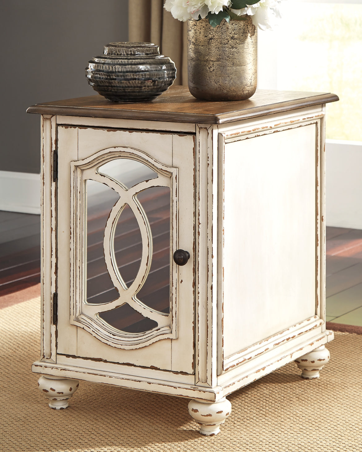 Realyn Coffee Table with 2 End Tables Milwaukee Furniture of Chicago - Furniture Store in Chicago Serving Humbolt Park, Roscoe Village, Avondale, & Homan Square