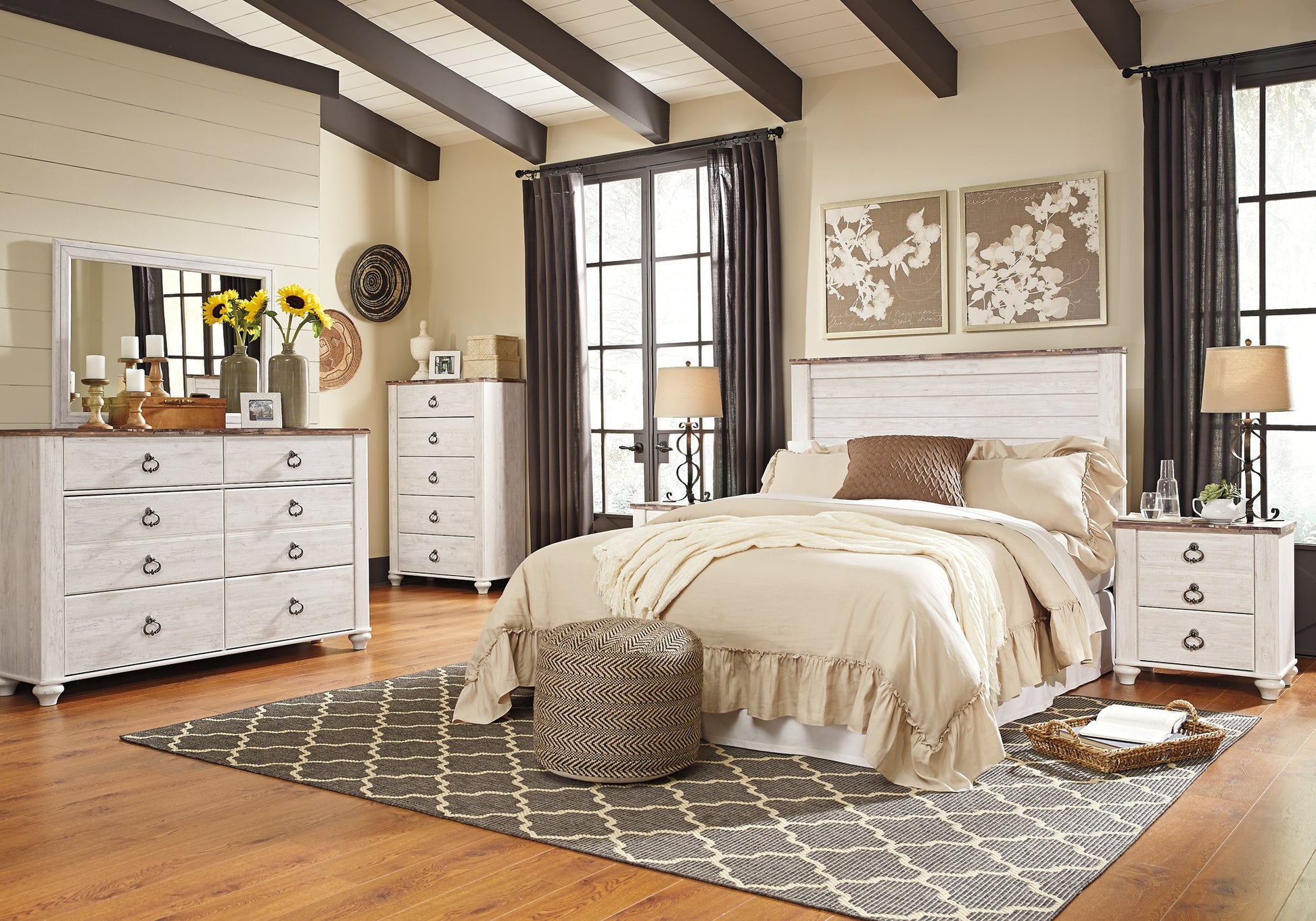 Willowton Five Drawer Chest Milwaukee Furniture of Chicago - Furniture Store in Chicago Serving Humbolt Park, Roscoe Village, Avondale, & Homan Square