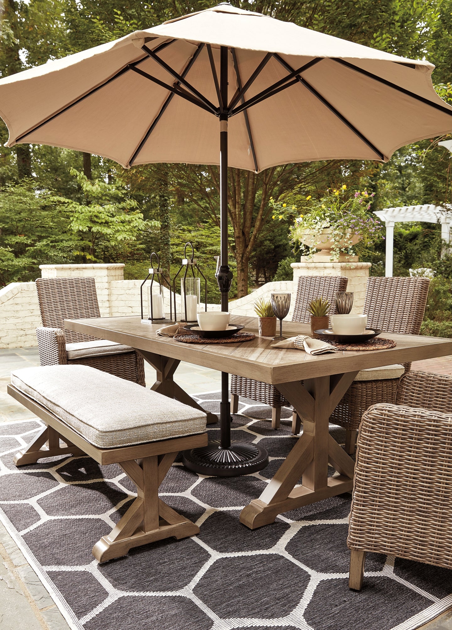 Beachcroft RECT Dining Table w/UMB OPT Milwaukee Furniture of Chicago - Furniture Store in Chicago Serving Humbolt Park, Roscoe Village, Avondale, & Homan Square