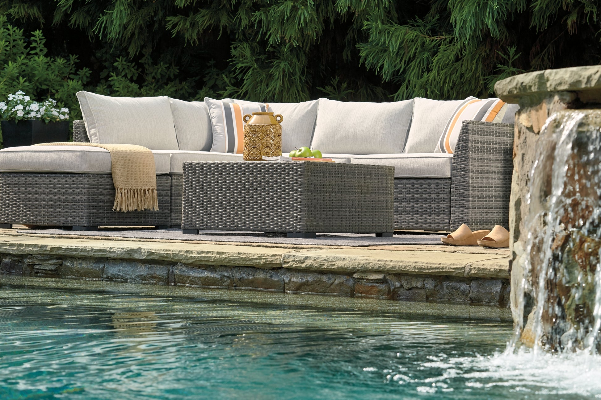 Cherry Point LoveseatSEC/OTTO/TBL Set(4/CN) Milwaukee Furniture of Chicago - Furniture Store in Chicago Serving Humbolt Park, Roscoe Village, Avondale, & Homan Square