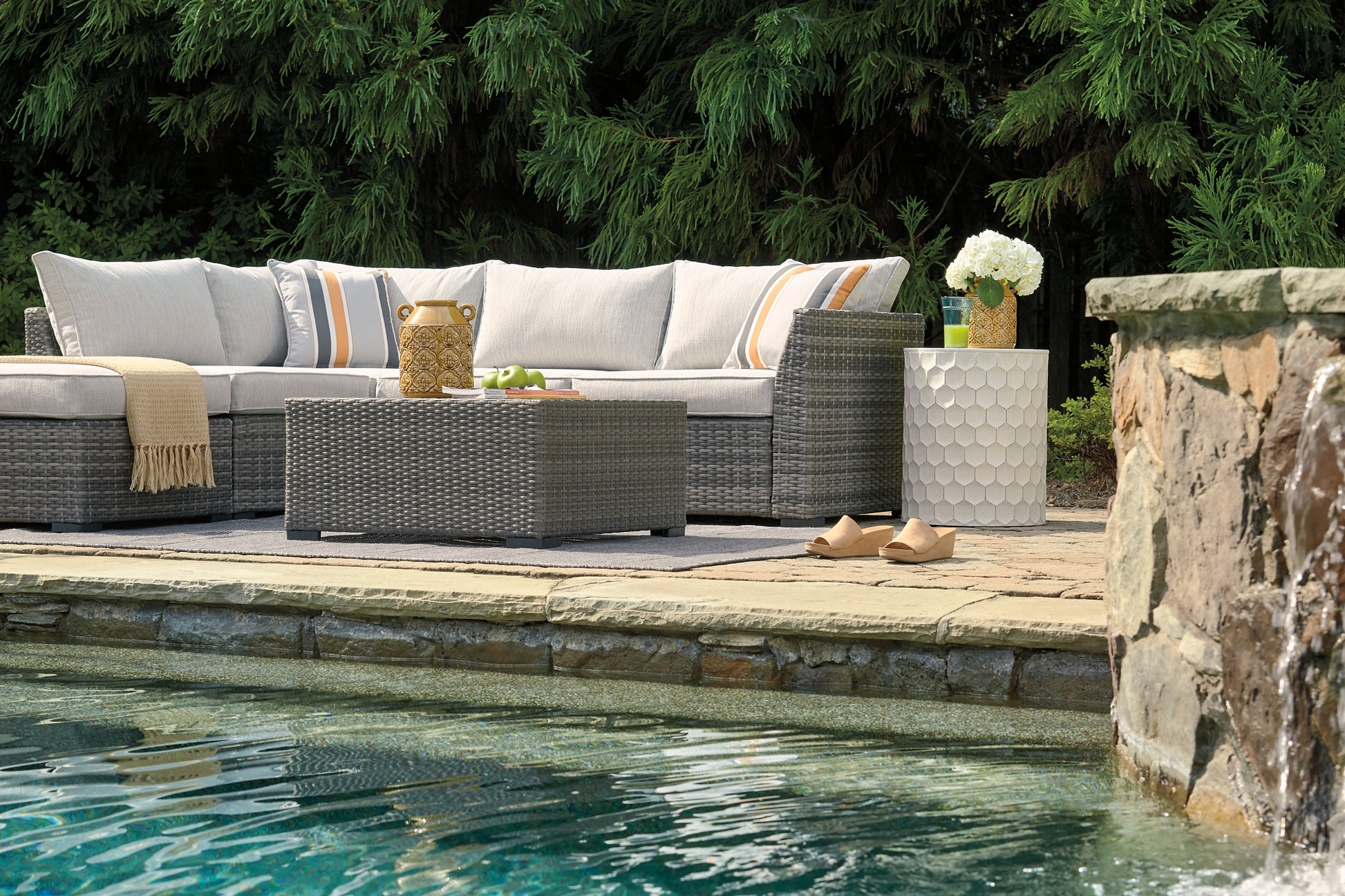 Cherry Point LoveseatSEC/OTTO/TBL Set(4/CN) Milwaukee Furniture of Chicago - Furniture Store in Chicago Serving Humbolt Park, Roscoe Village, Avondale, & Homan Square