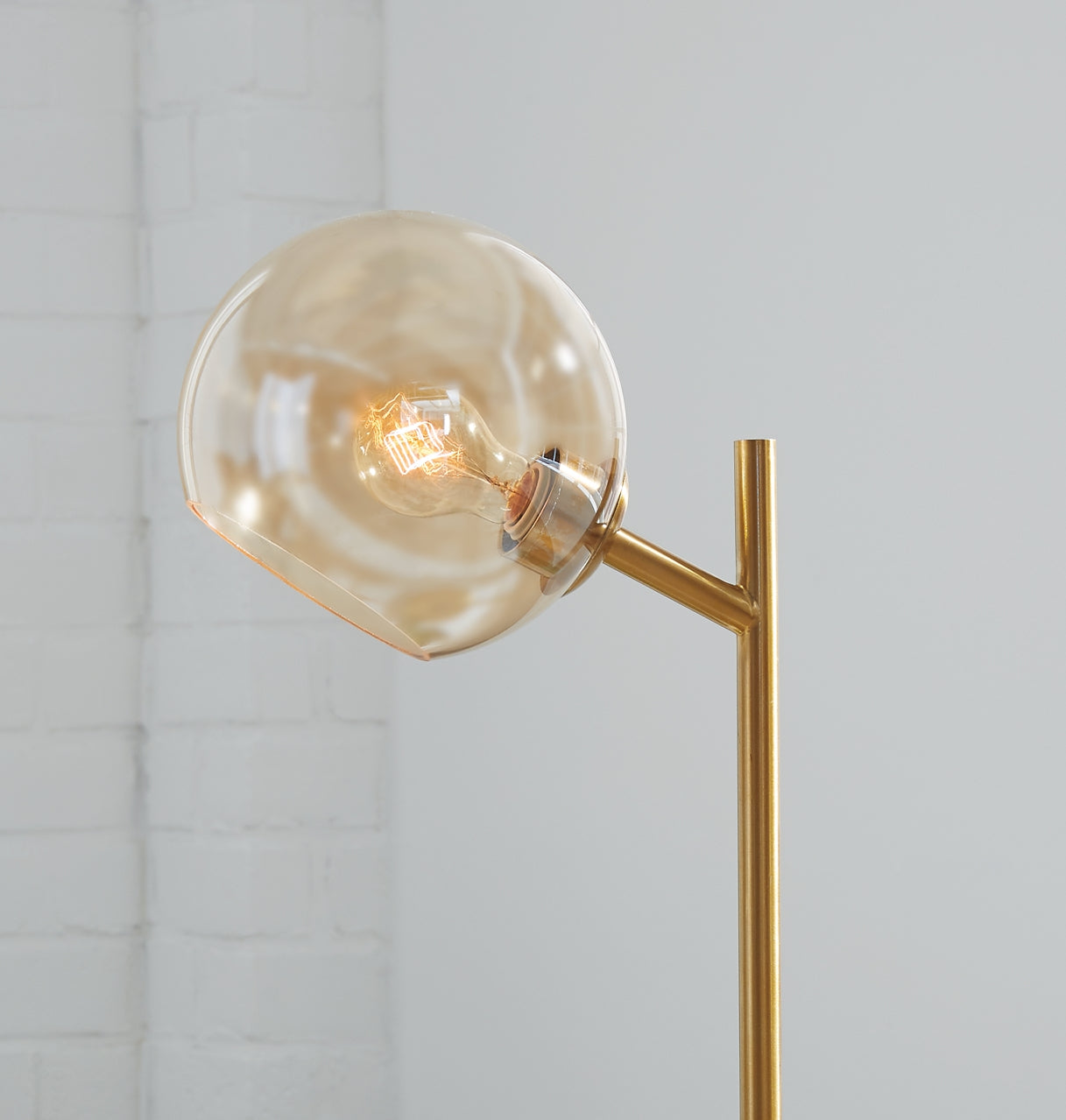 Abanson Metal Desk Lamp (1/CN) Milwaukee Furniture of Chicago - Furniture Store in Chicago Serving Humbolt Park, Roscoe Village, Avondale, & Homan Square