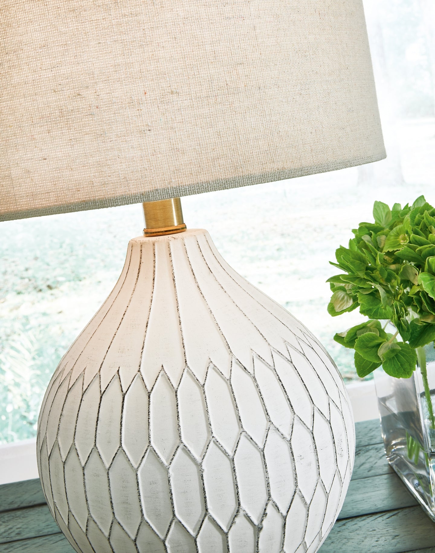 Wardmont Ceramic Table Lamp (1/CN) Milwaukee Furniture of Chicago - Furniture Store in Chicago Serving Humbolt Park, Roscoe Village, Avondale, & Homan Square