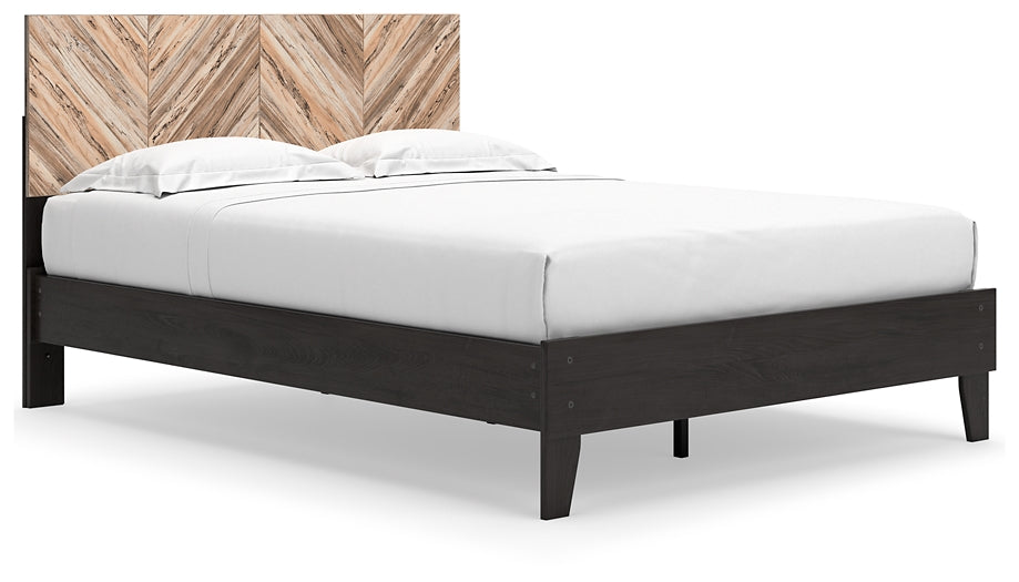 Piperton Queen Panel Platform Bed Milwaukee Furniture of Chicago - Furniture Store in Chicago Serving Humbolt Park, Roscoe Village, Avondale, & Homan Square