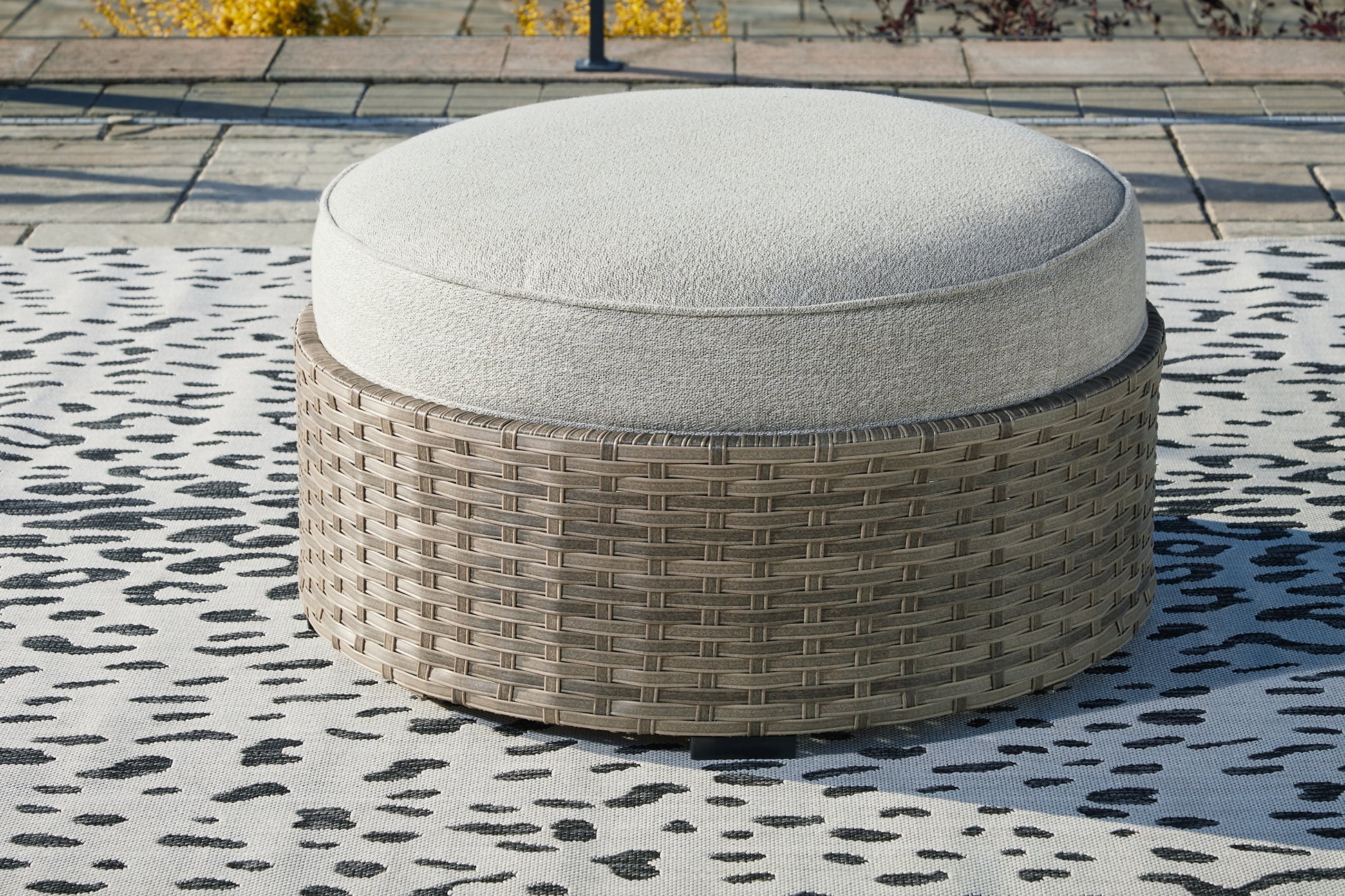 Calworth Ottoman with Cushion Milwaukee Furniture of Chicago - Furniture Store in Chicago Serving Humbolt Park, Roscoe Village, Avondale, & Homan Square