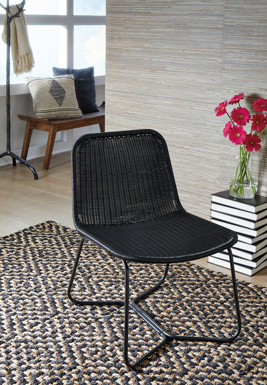Daviston Accent Chair Milwaukee Furniture of Chicago - Furniture Store in Chicago Serving Humbolt Park, Roscoe Village, Avondale, & Homan Square