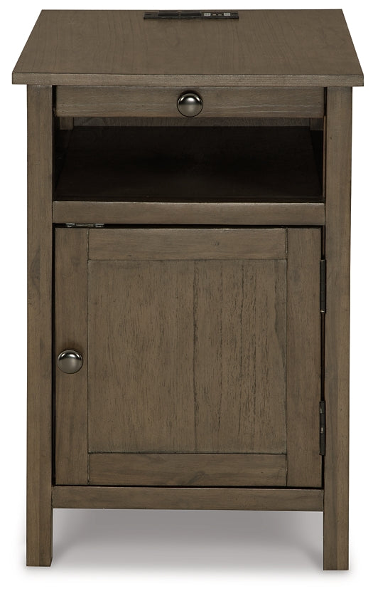 Treytown Chair Side End Table Milwaukee Furniture of Chicago - Furniture Store in Chicago Serving Humbolt Park, Roscoe Village, Avondale, & Homan Square