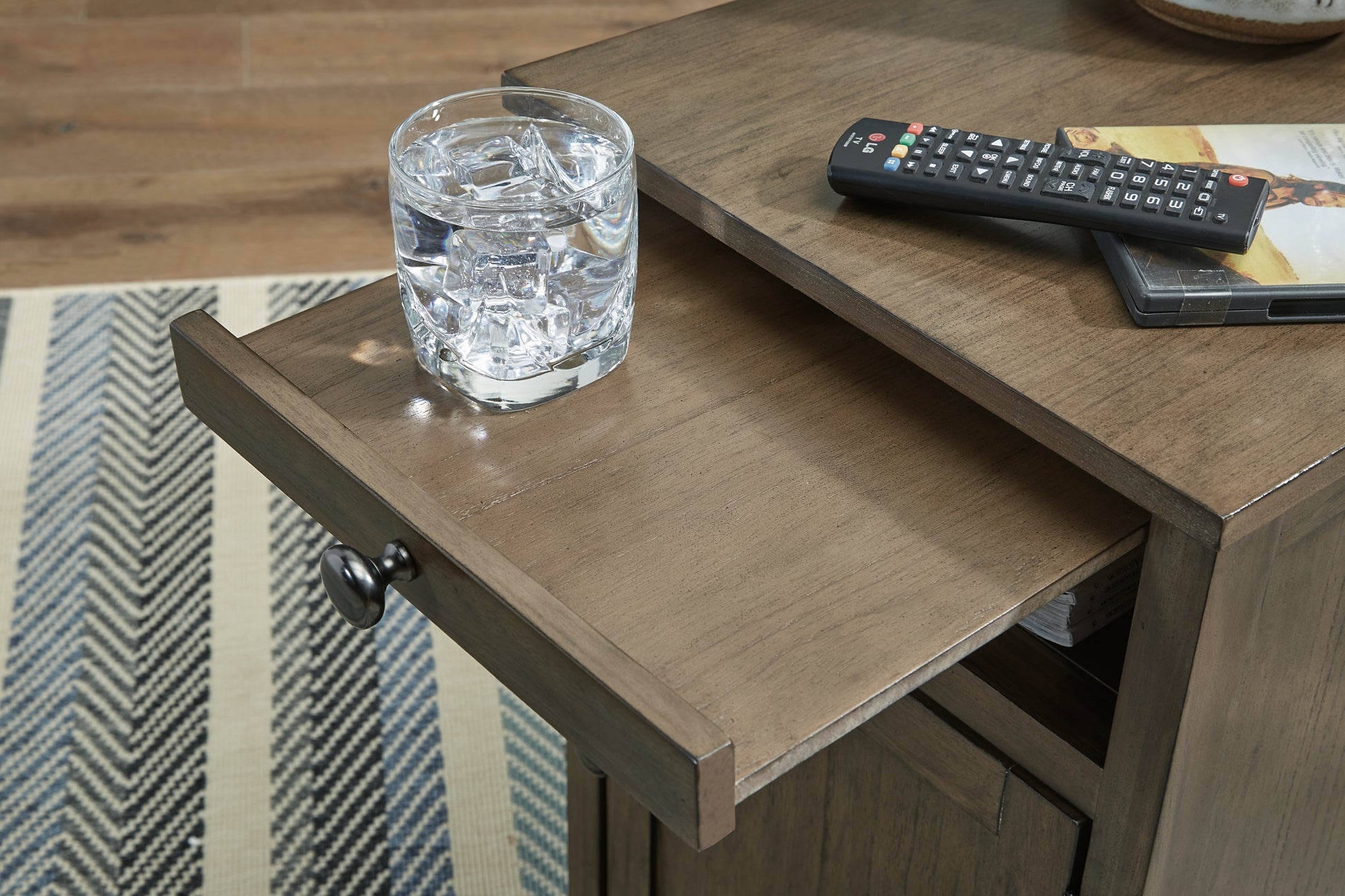 Treytown Chair Side End Table Milwaukee Furniture of Chicago - Furniture Store in Chicago Serving Humbolt Park, Roscoe Village, Avondale, & Homan Square