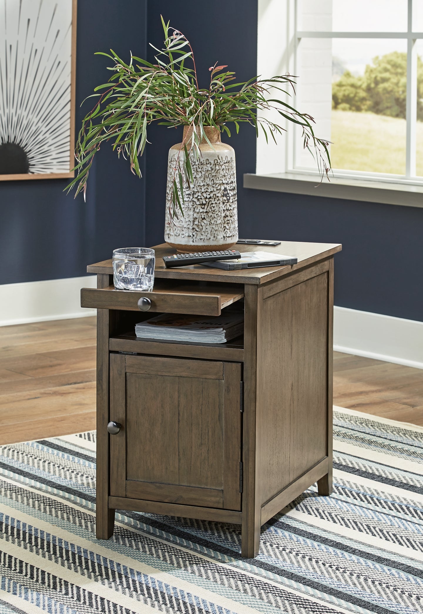 Treytown Chair Side End Table Milwaukee Furniture of Chicago - Furniture Store in Chicago Serving Humbolt Park, Roscoe Village, Avondale, & Homan Square