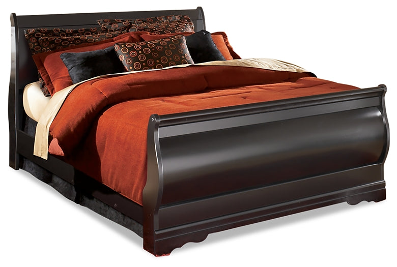 Huey Vineyard Queen Sleigh Bed with Mirrored Dresser and Nightstand Milwaukee Furniture of Chicago - Furniture Store in Chicago Serving Humbolt Park, Roscoe Village, Avondale, & Homan Square