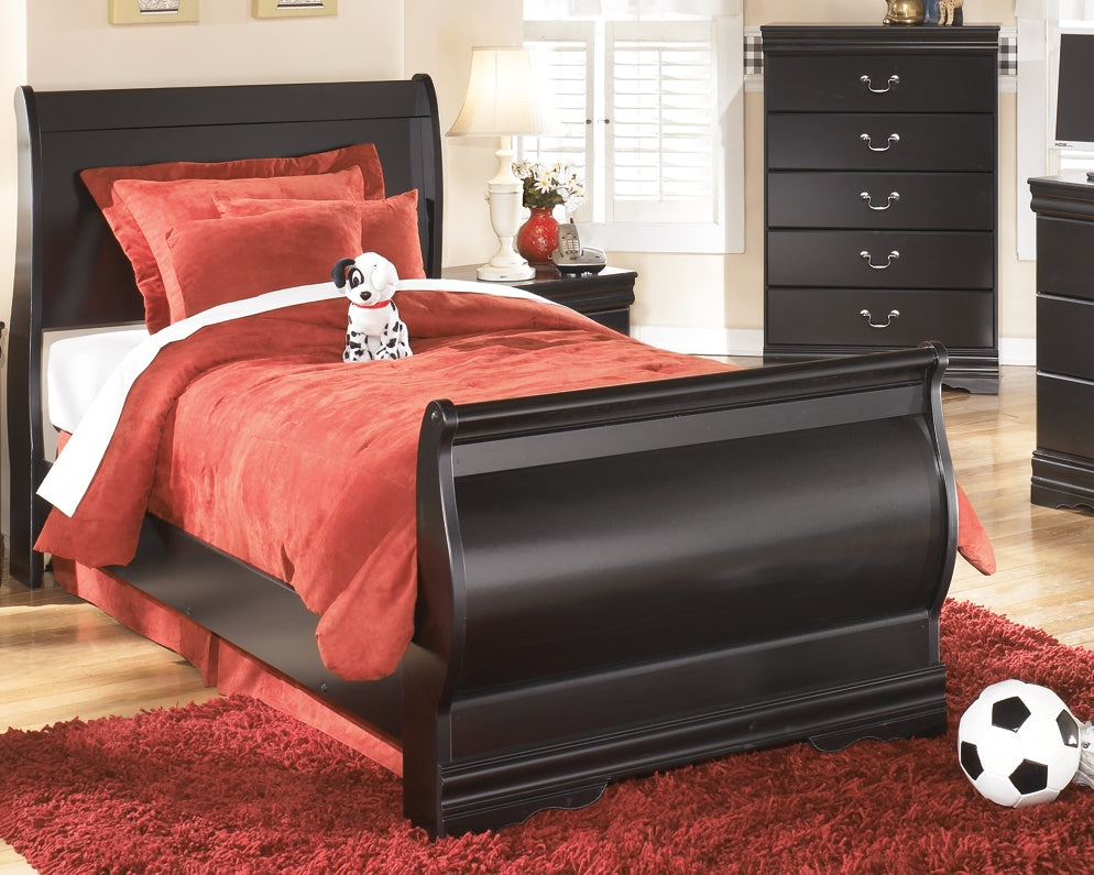 Huey Vineyard Queen Sleigh Bed Milwaukee Furniture of Chicago - Furniture Store in Chicago Serving Humbolt Park, Roscoe Village, Avondale, & Homan Square