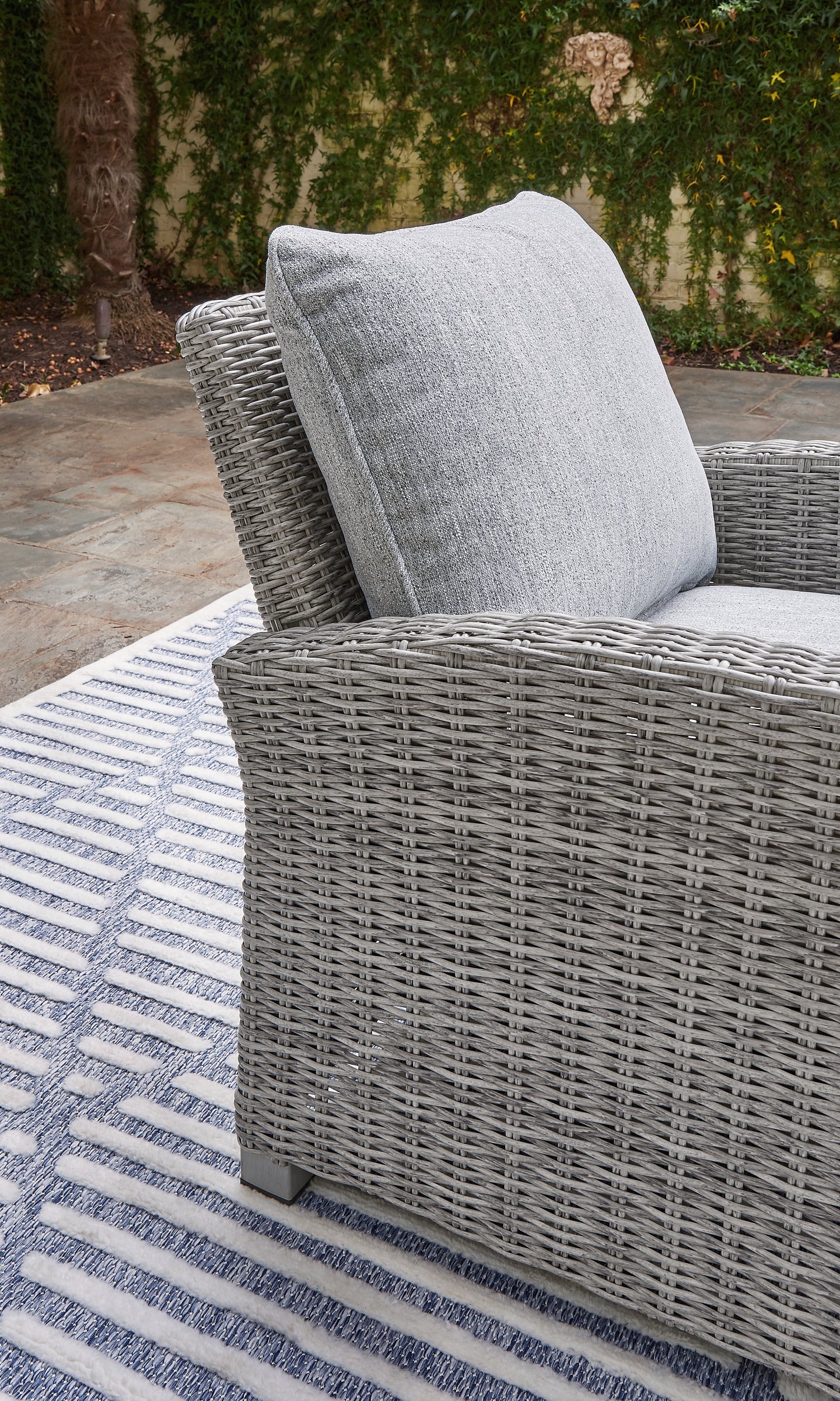 Naples Beach Lounge Chair w/Cushion (1/CN) Milwaukee Furniture of Chicago - Furniture Store in Chicago Serving Humbolt Park, Roscoe Village, Avondale, & Homan Square